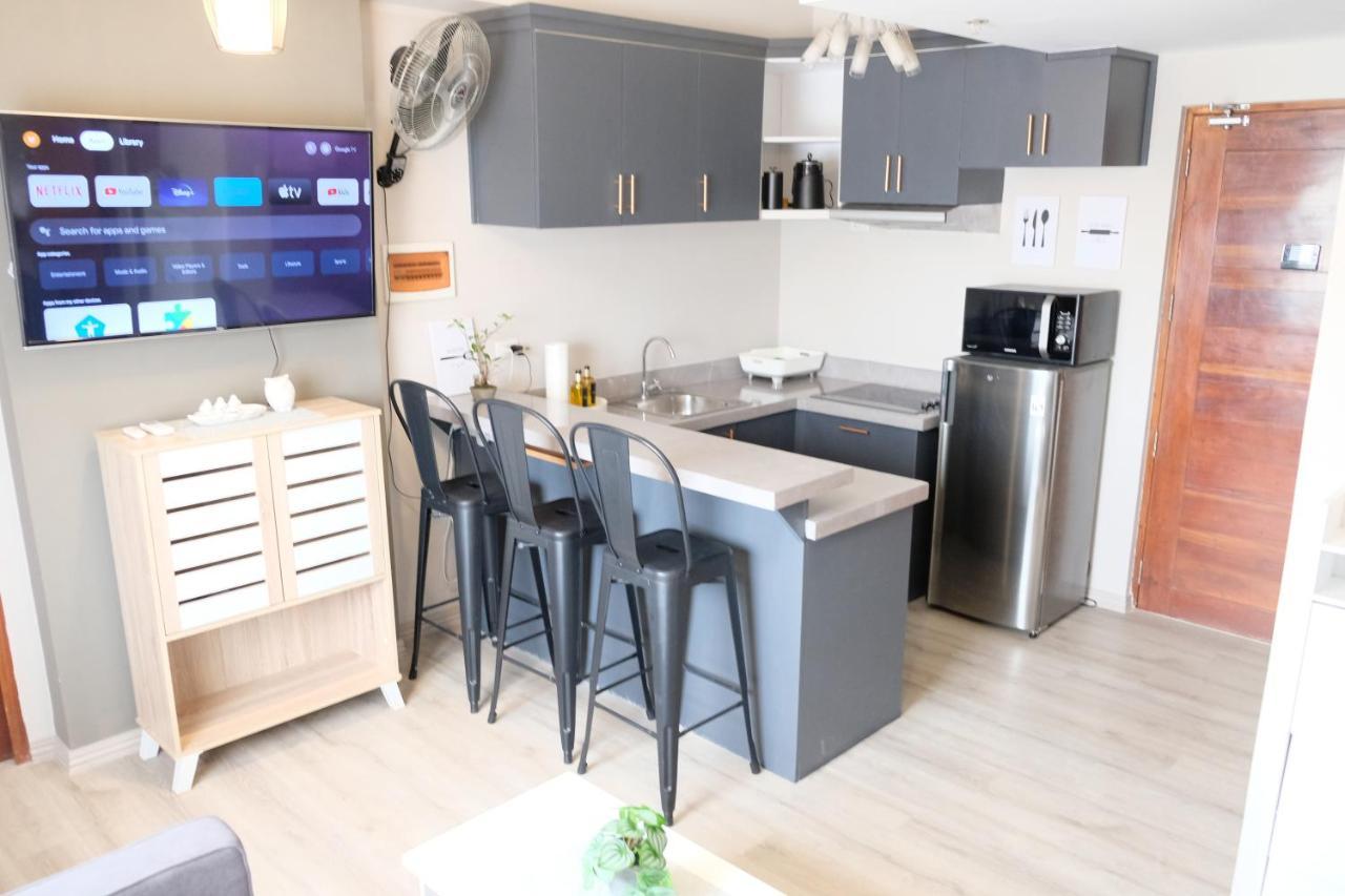 2-Bedroom Boutique City Condo - Newly Renovated! سيبو المظهر الخارجي الصورة