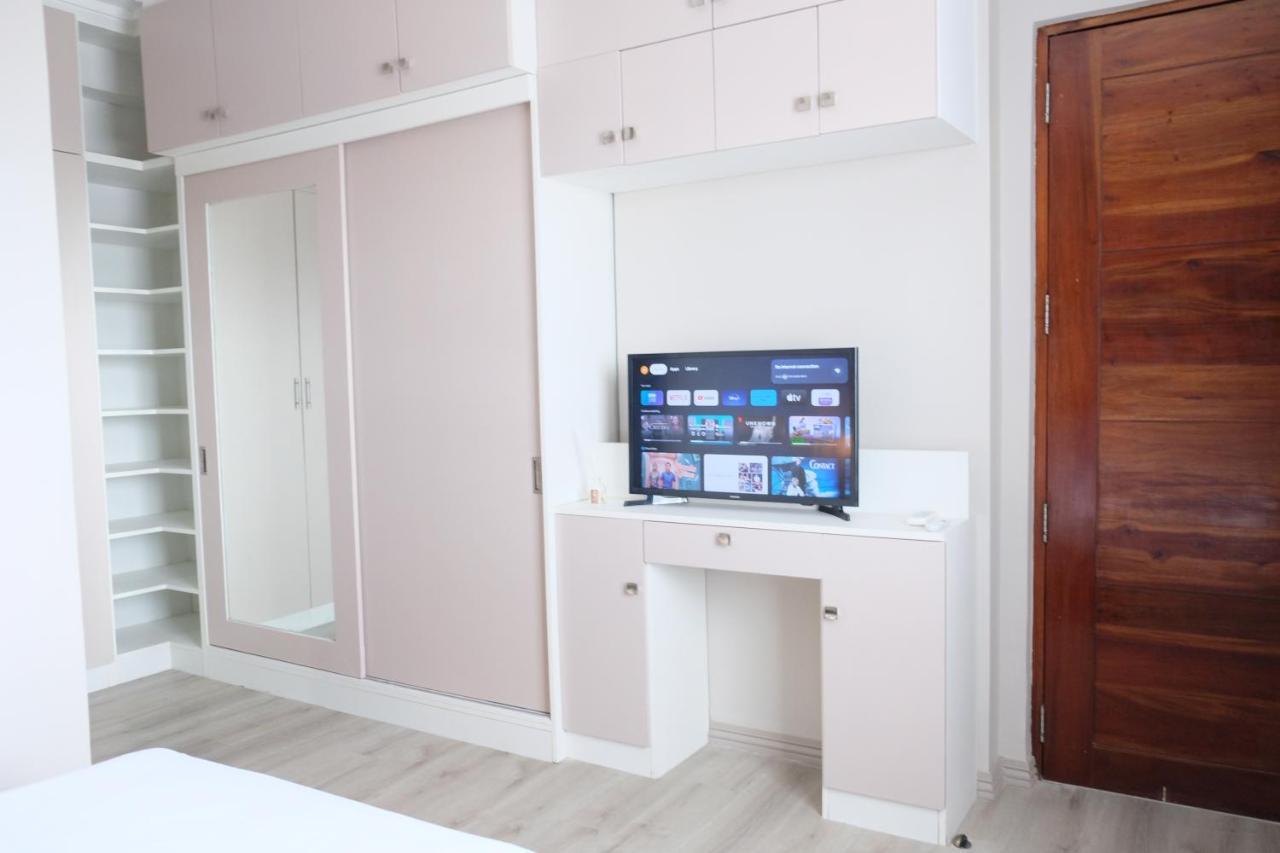 2-Bedroom Boutique City Condo - Newly Renovated! سيبو المظهر الخارجي الصورة