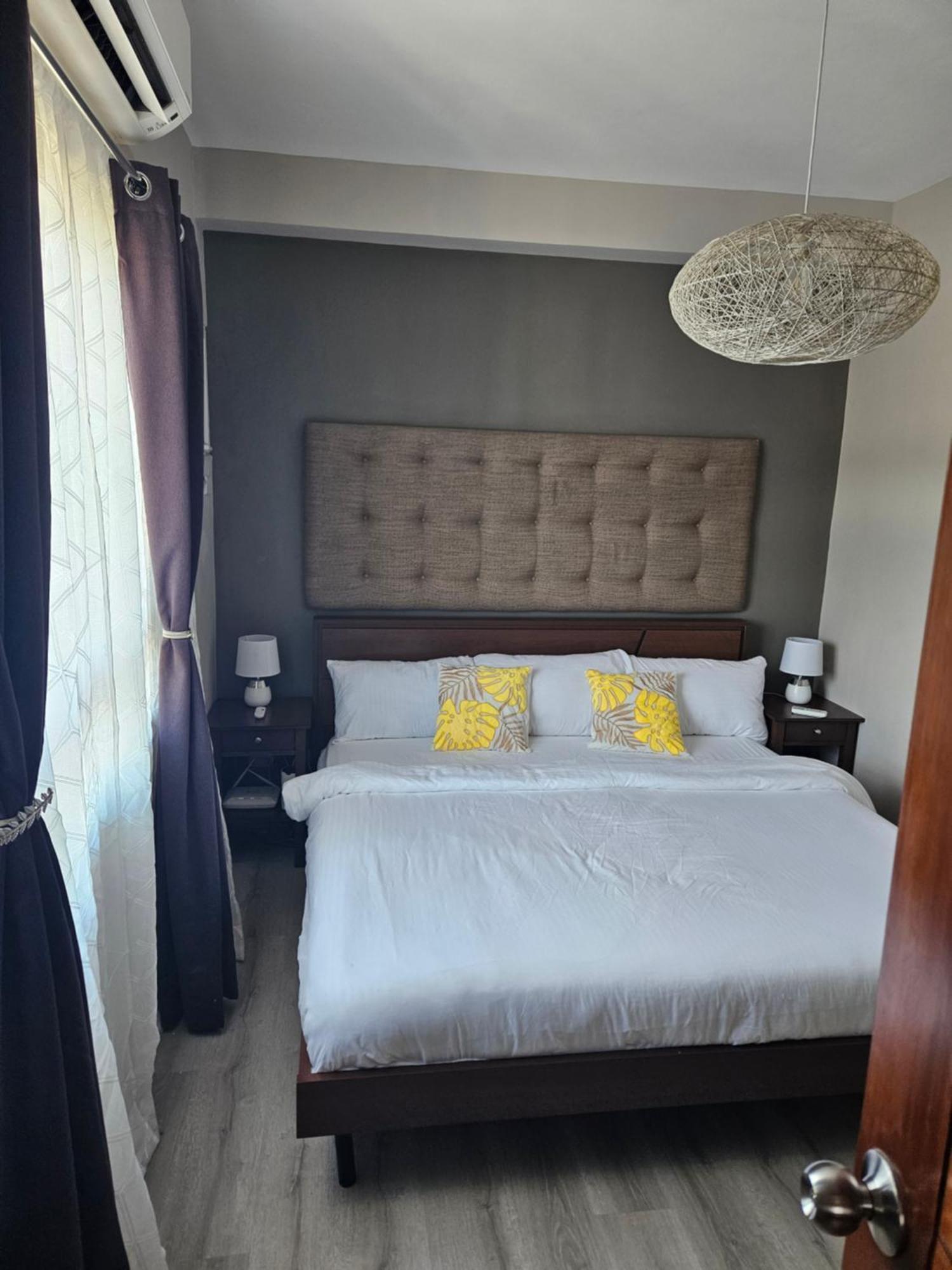 2-Bedroom Boutique City Condo - Newly Renovated! سيبو المظهر الخارجي الصورة