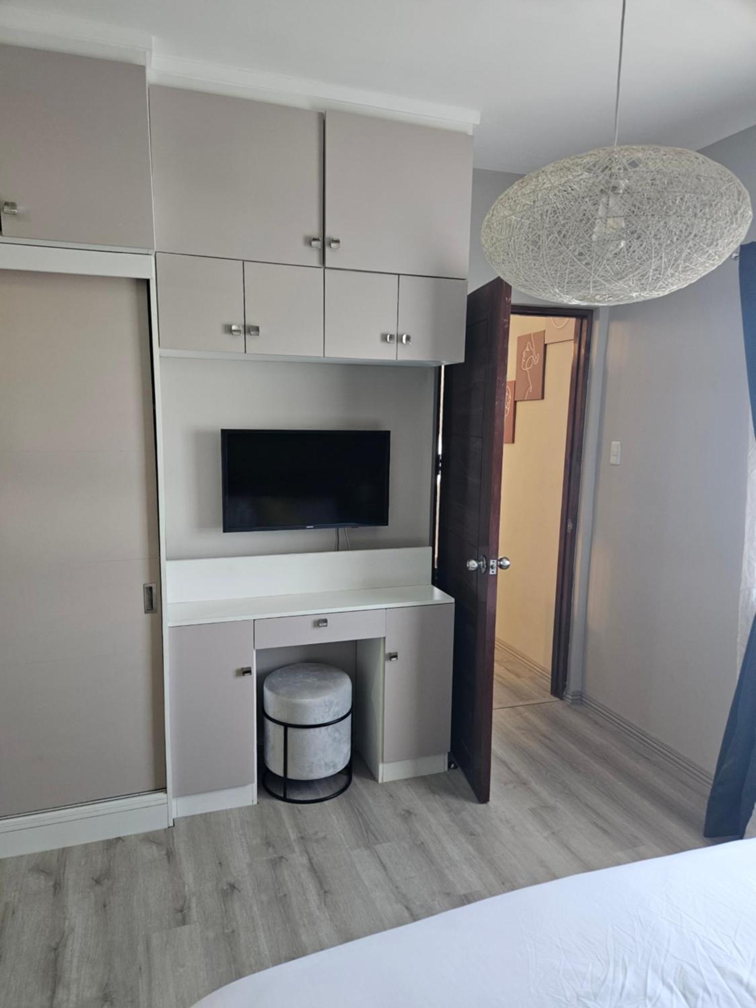 2-Bedroom Boutique City Condo - Newly Renovated! سيبو المظهر الخارجي الصورة