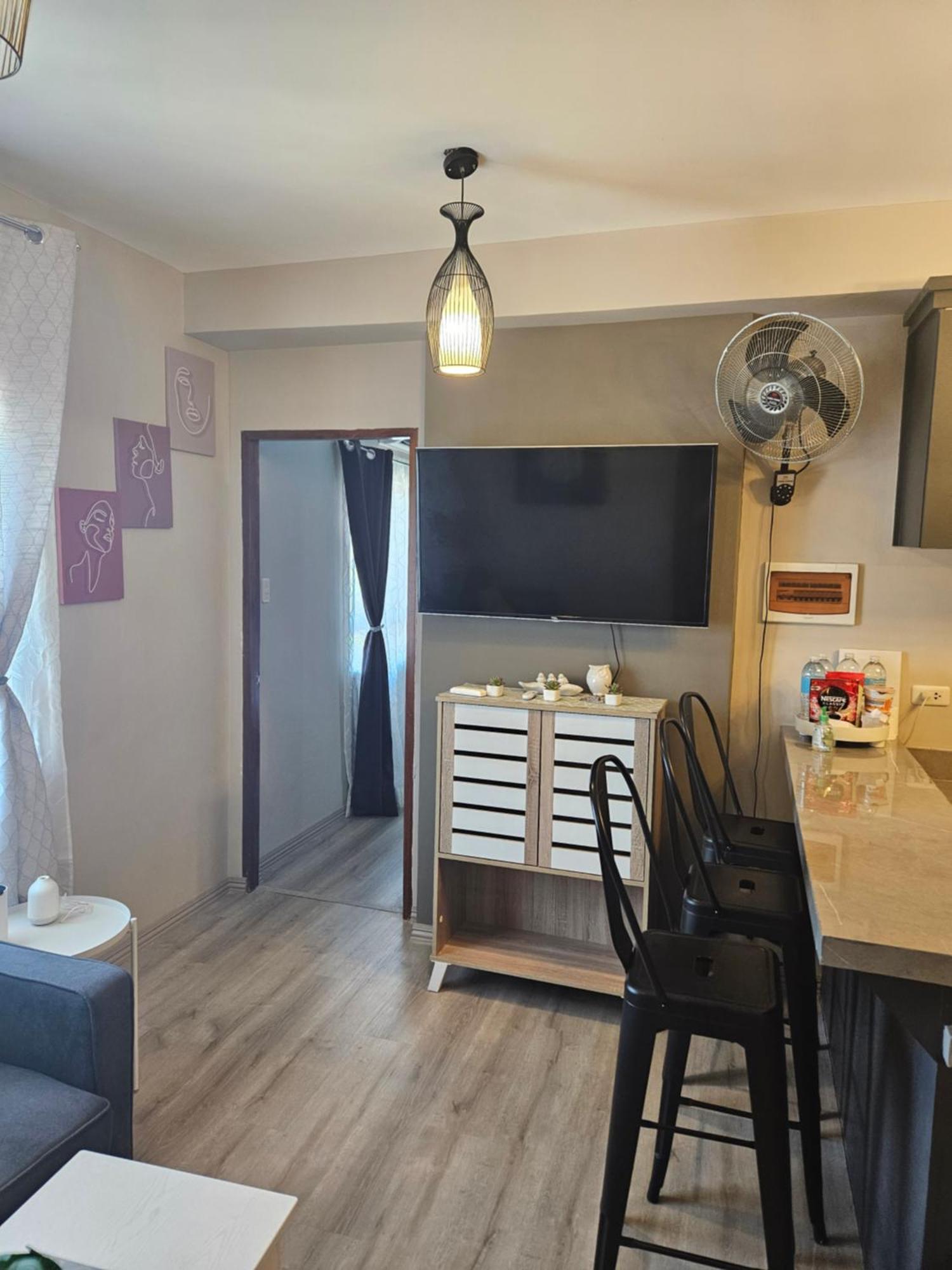 2-Bedroom Boutique City Condo - Newly Renovated! سيبو المظهر الخارجي الصورة