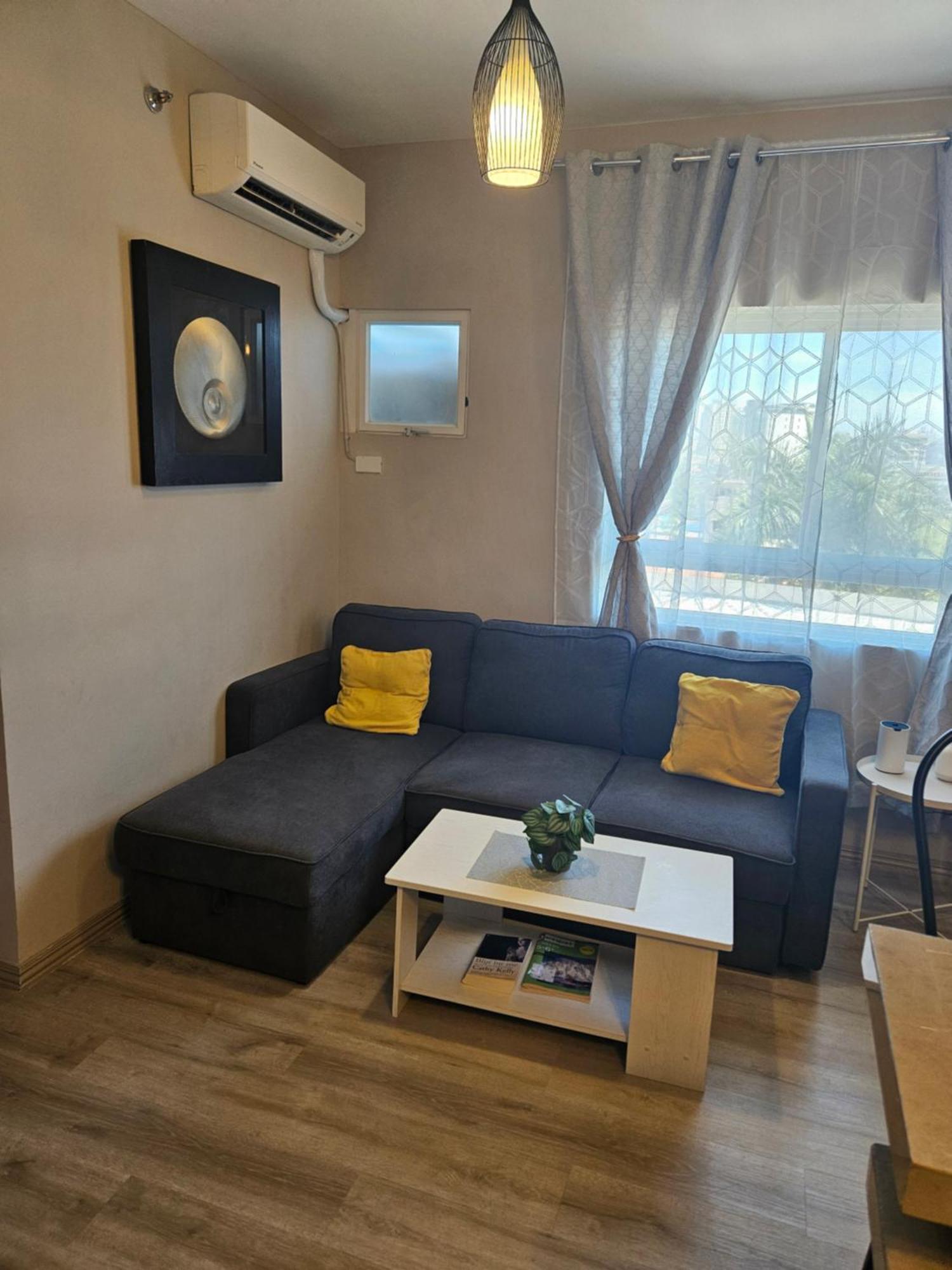 2-Bedroom Boutique City Condo - Newly Renovated! سيبو المظهر الخارجي الصورة